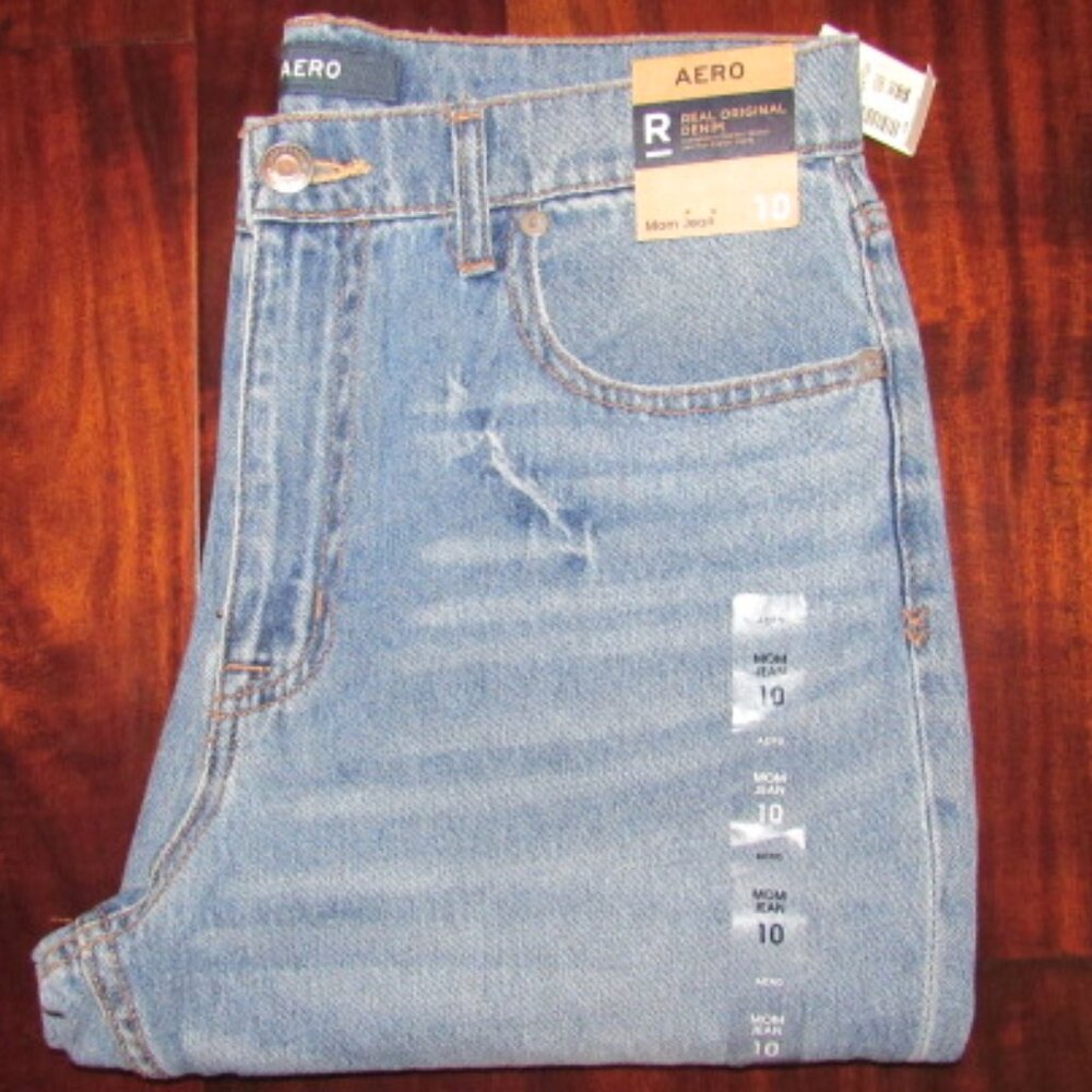 AERO Mom Jeans Size 10 NWT Distressed Light Wash High Rise Straight Leg